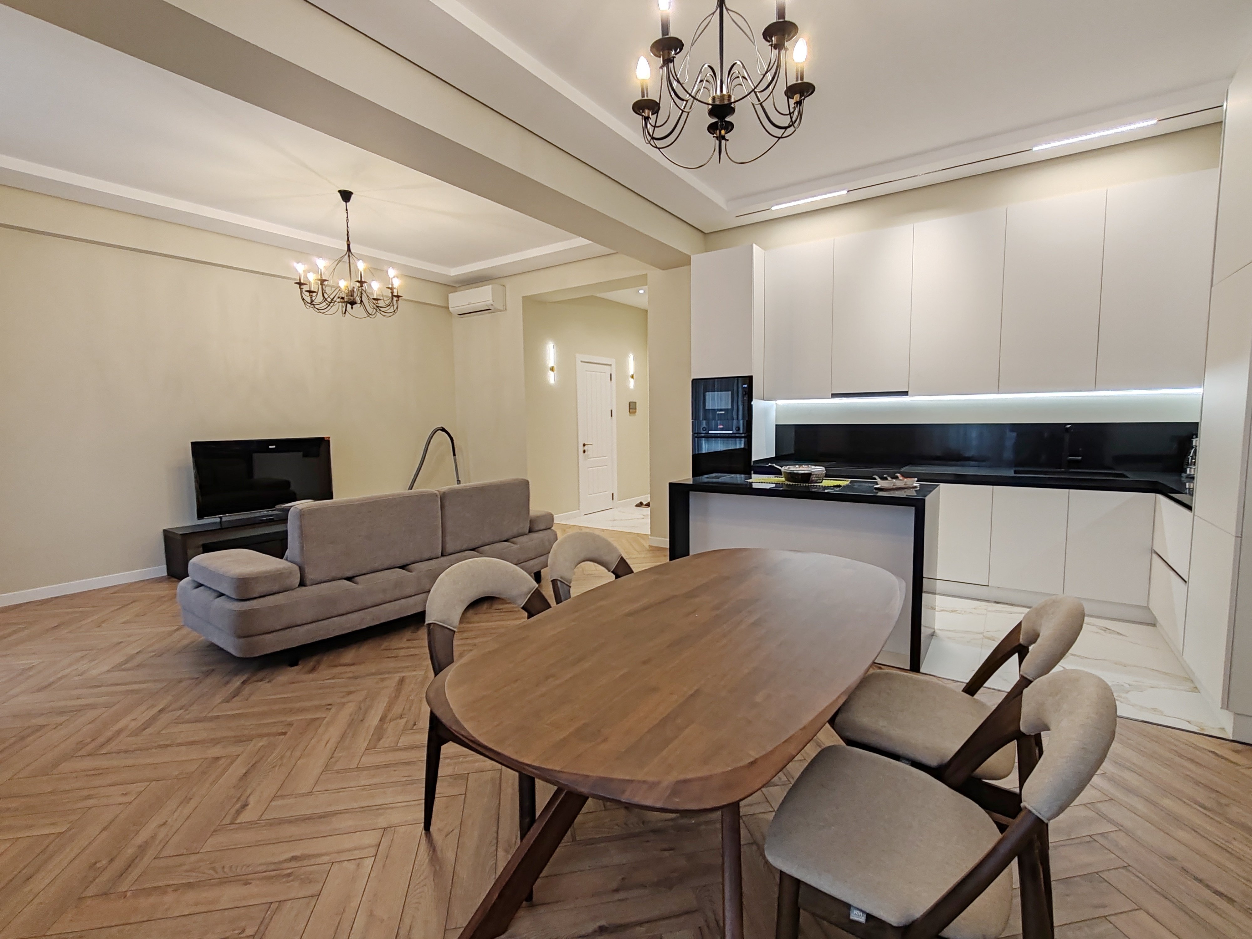 1 BR modern beautiful sea view apt in White City 
