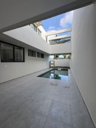 Location d'une villa moderne à la Riviera Golf 1 