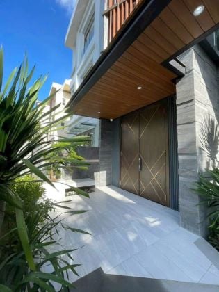 Semi-Detached Villa for Rent in My Hung, Phu My Hung | 5 Bedrooms
