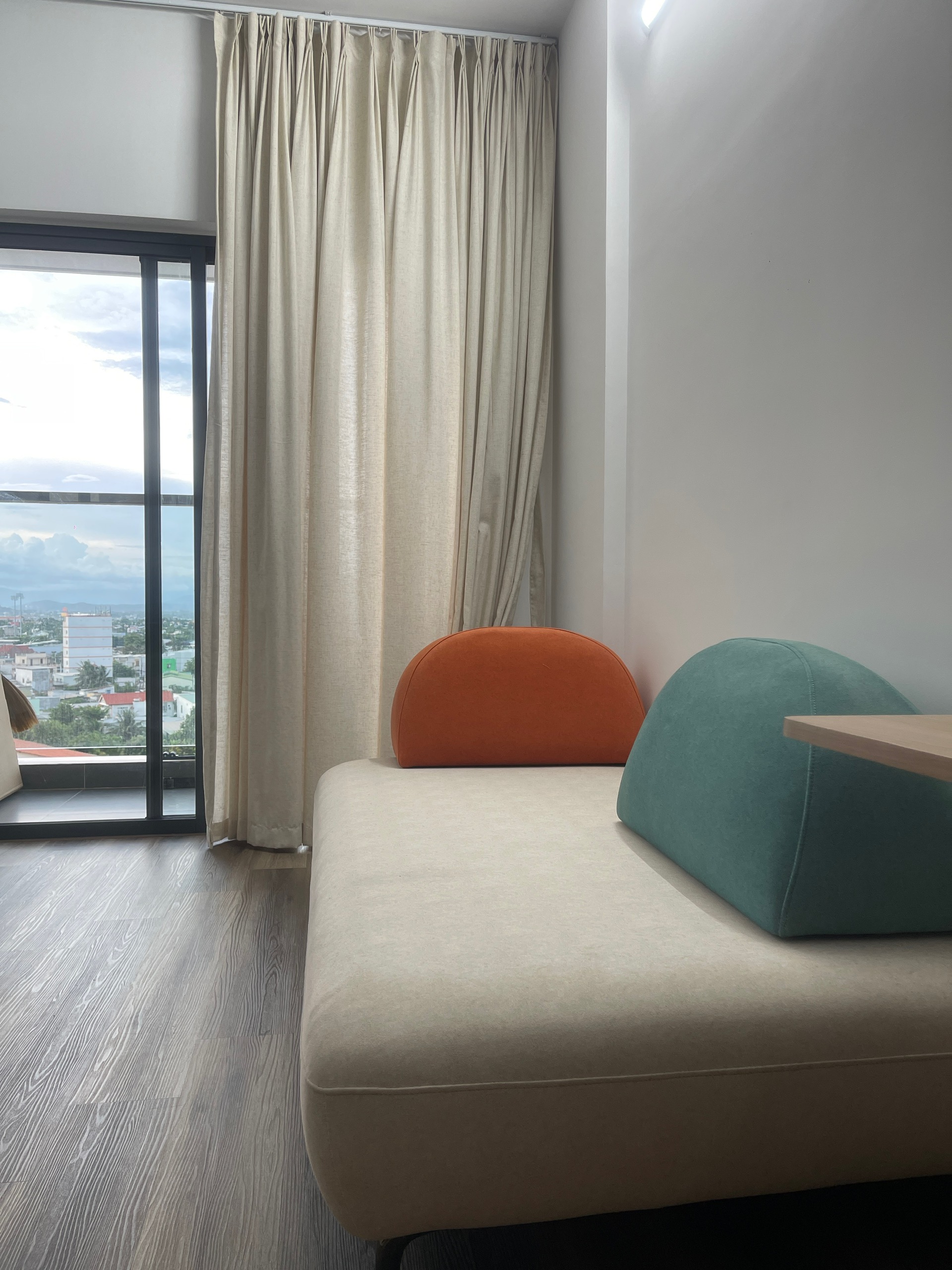 STILL YÊN – Brand New Serviced Apartment | Phan Rang A fully furnished, quiet apartment for monthly rental, ideal for expats, digital nomads, couples & long stays (Slow Living & Remote Work)