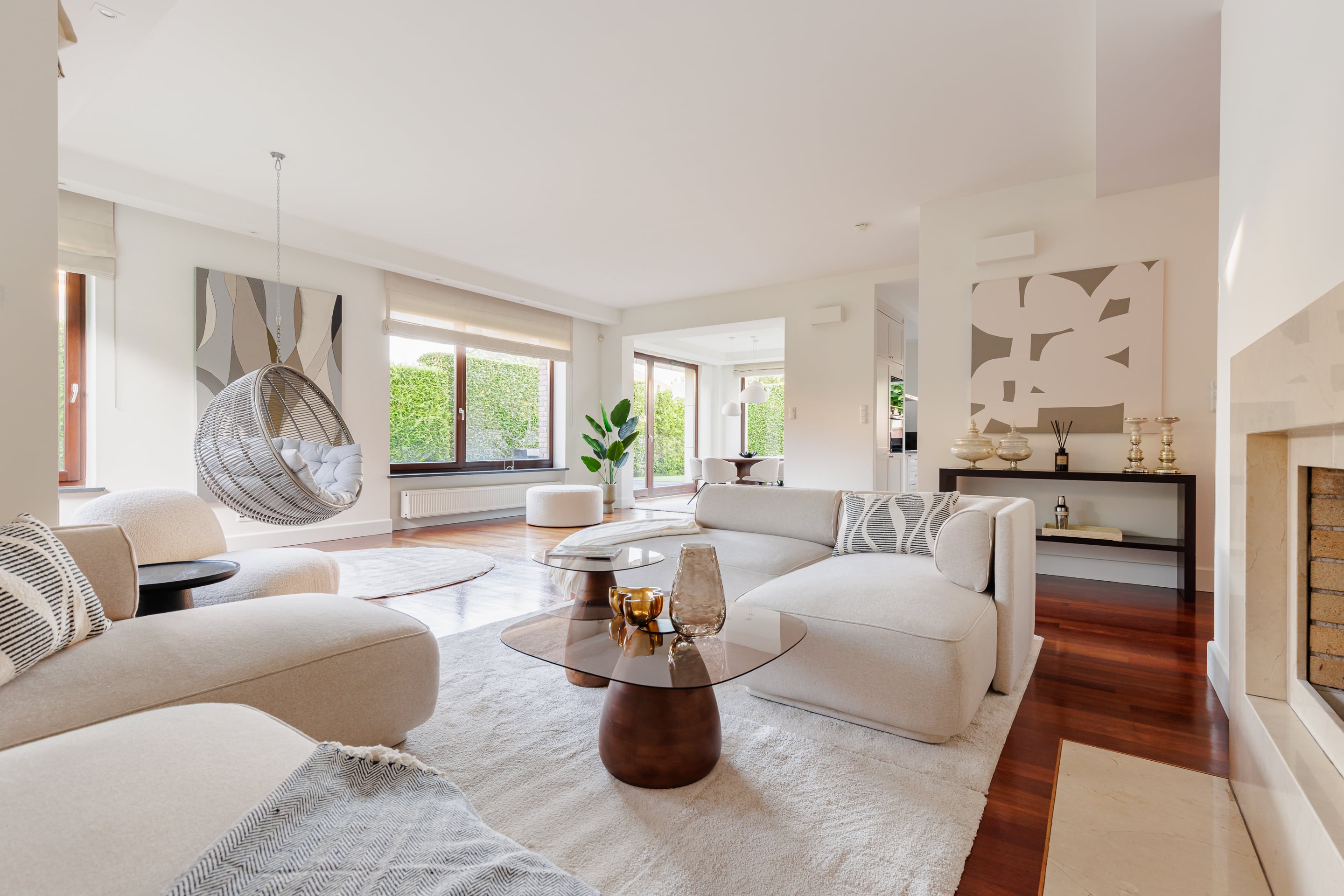 A House for rent in Osiedle Konstancja, a convenient location in the immediate vicinity of the American School of Warsaw.