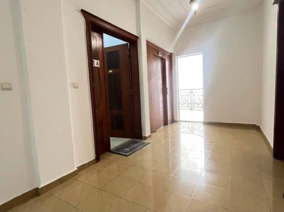 Apartamento de 3 habitaciones en alquiler en Bonapriso, Douala.