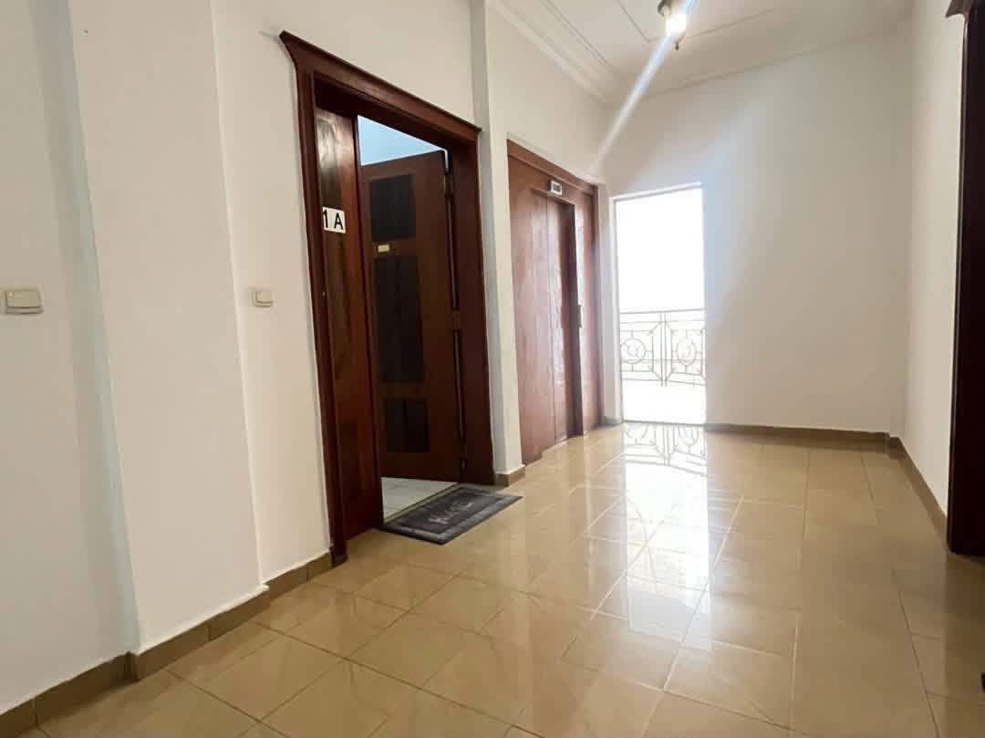 Apartamento de 3 habitaciones en alquiler en Bonapriso, Douala.