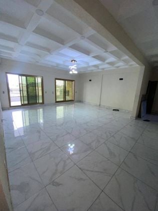 Apartamento de 3 habitaciones en alquiler en Bonadiwoto, Douala.