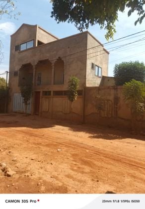 Villa r+1 en vente à la cité azimmo Ouaga 2000