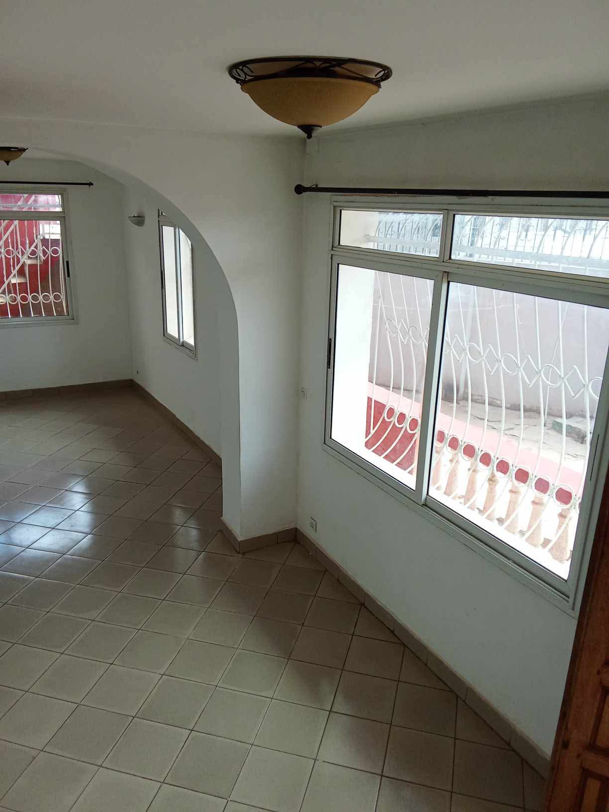 VILLA F4  À LOUER SOAVIMASOANDRO 