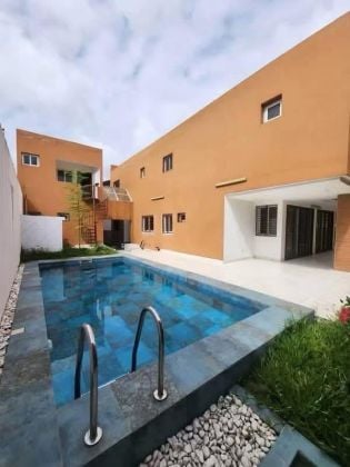 Riviera 4, 5-room duplex villa with garden and swimming pool, available ...