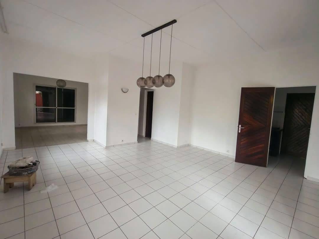 A louer Maison avec piscine à Glass