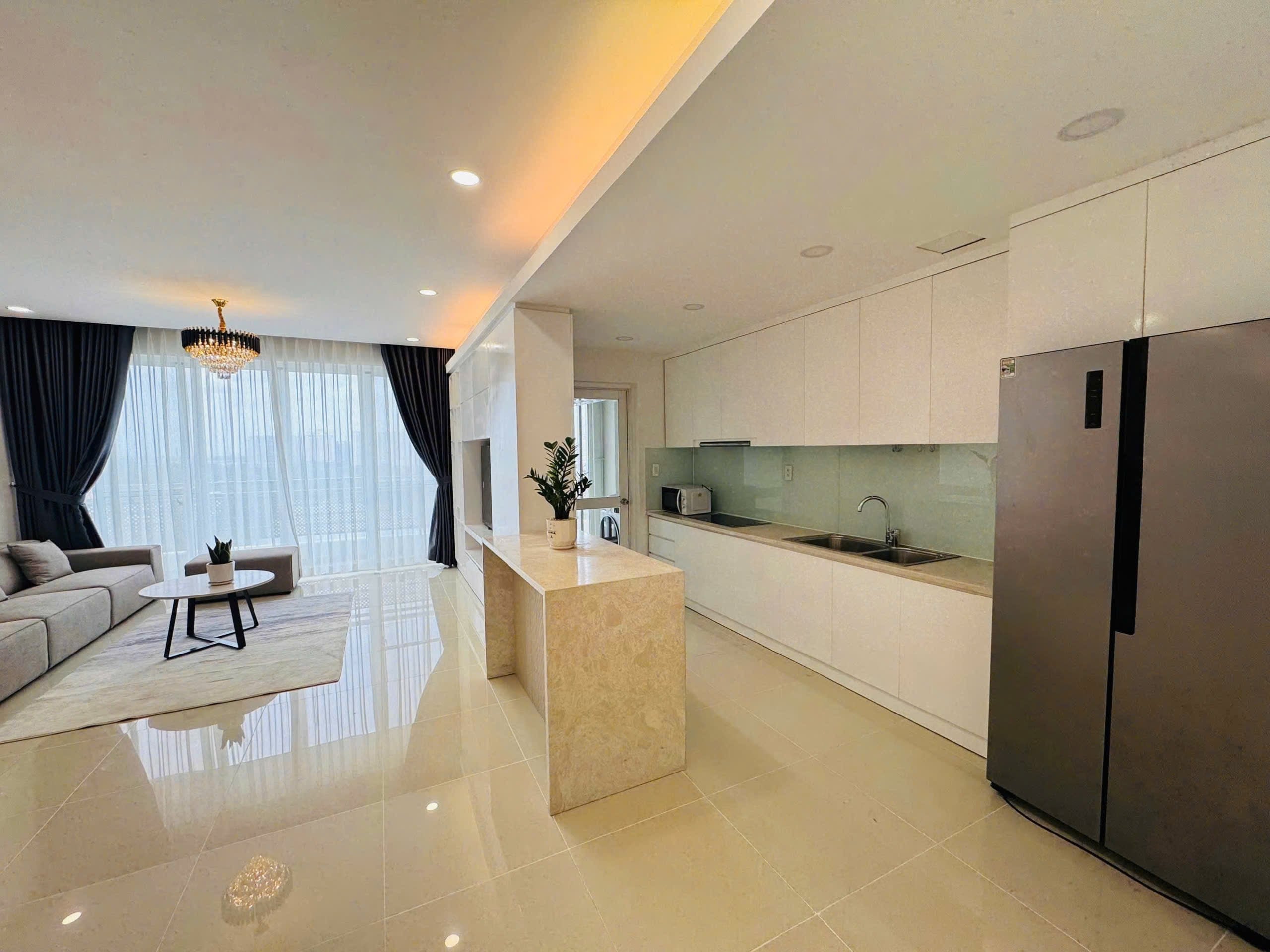Riverpark Residence – 3-Bedroom Apartment with Direct River View for Rent