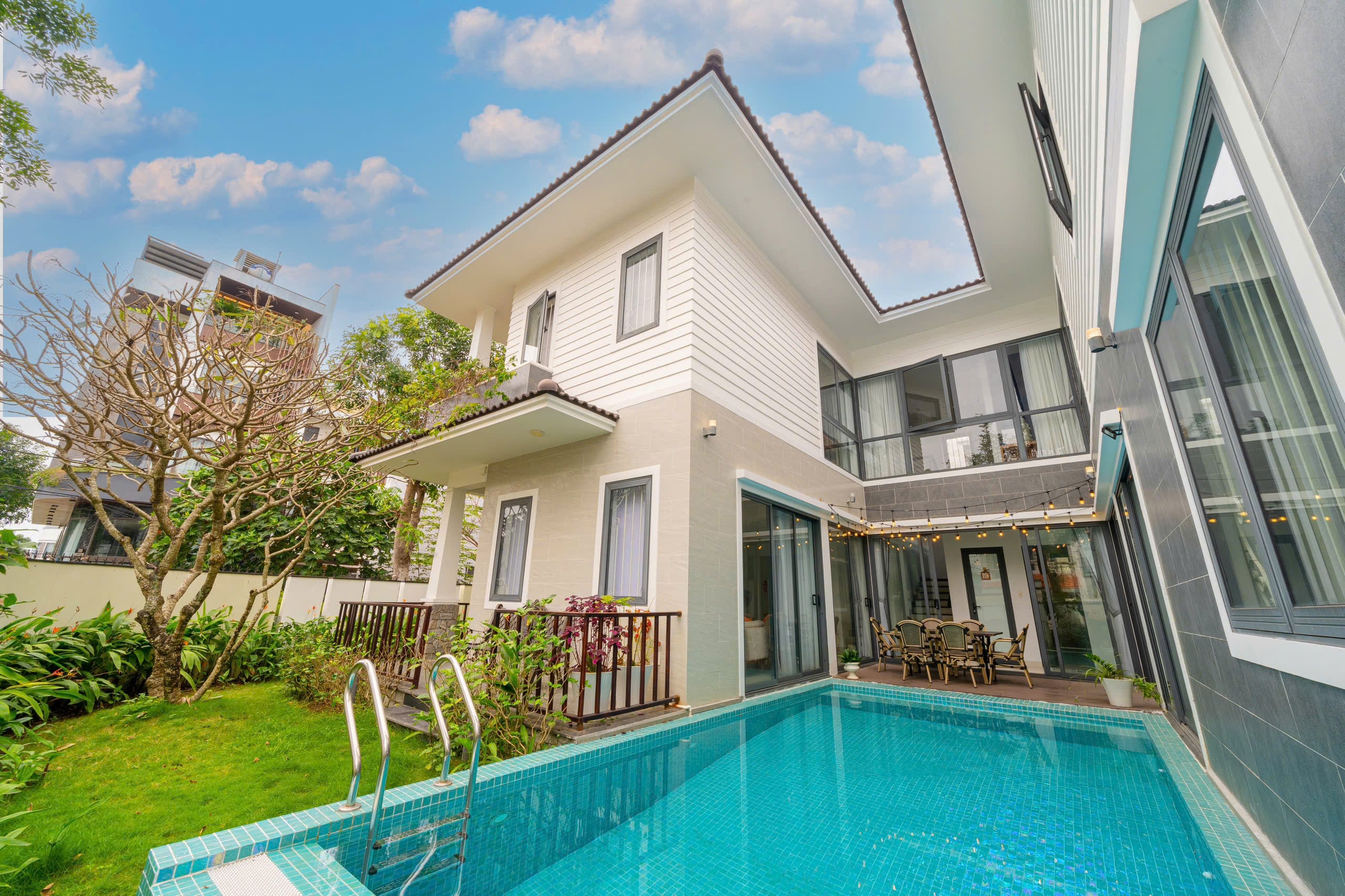 LUXURY 5BR VILLA - PRIVATE POOL - NGU HANH SON DISCT