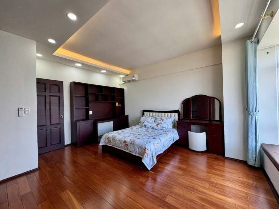 Riverside Residence – Luxury 4-Bedroom Corner Apartment for Rent | ...