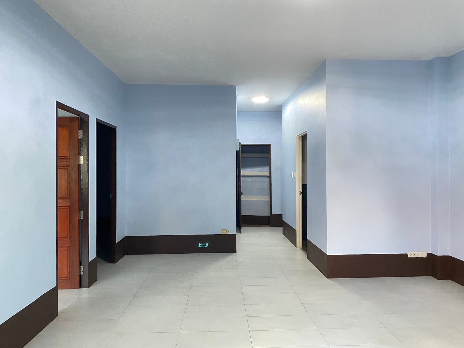 Townhouse for rent Jomtein Pattaya, New Renovation, close to the Beach