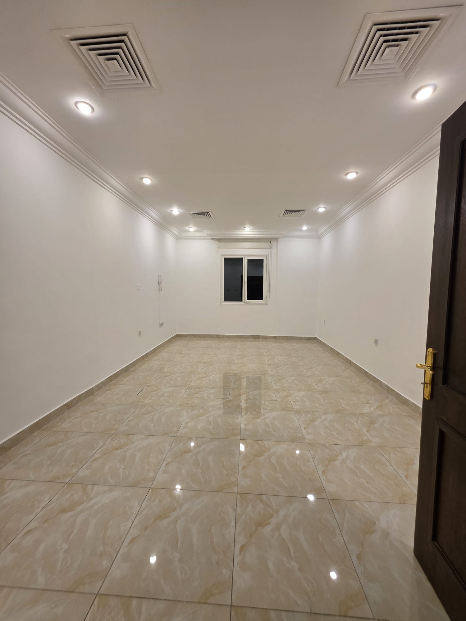 Apartment for rent in Al-Funaitees, first floor.