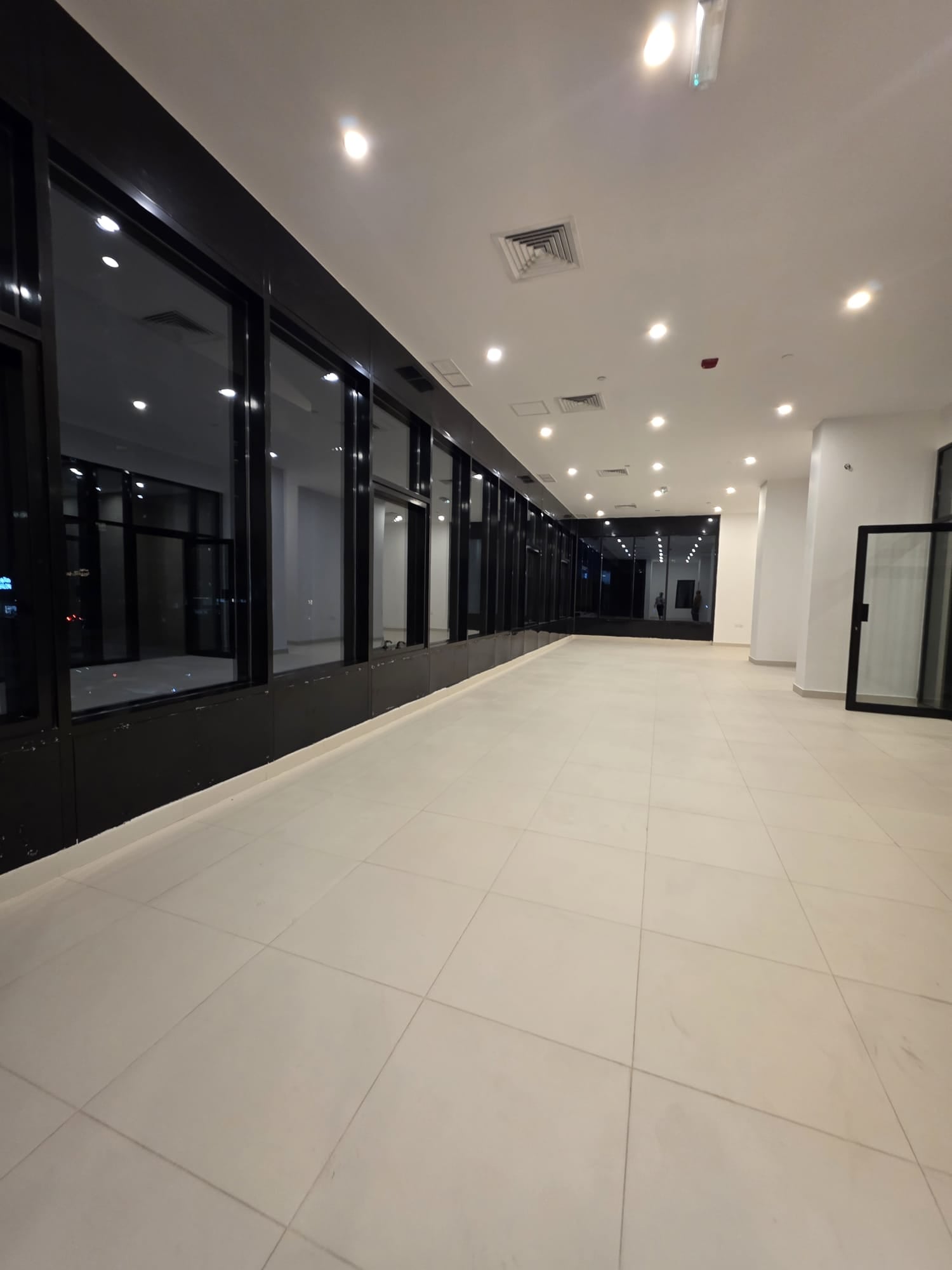 For rent in Salmiya: an investment-use floor (137 sqm).