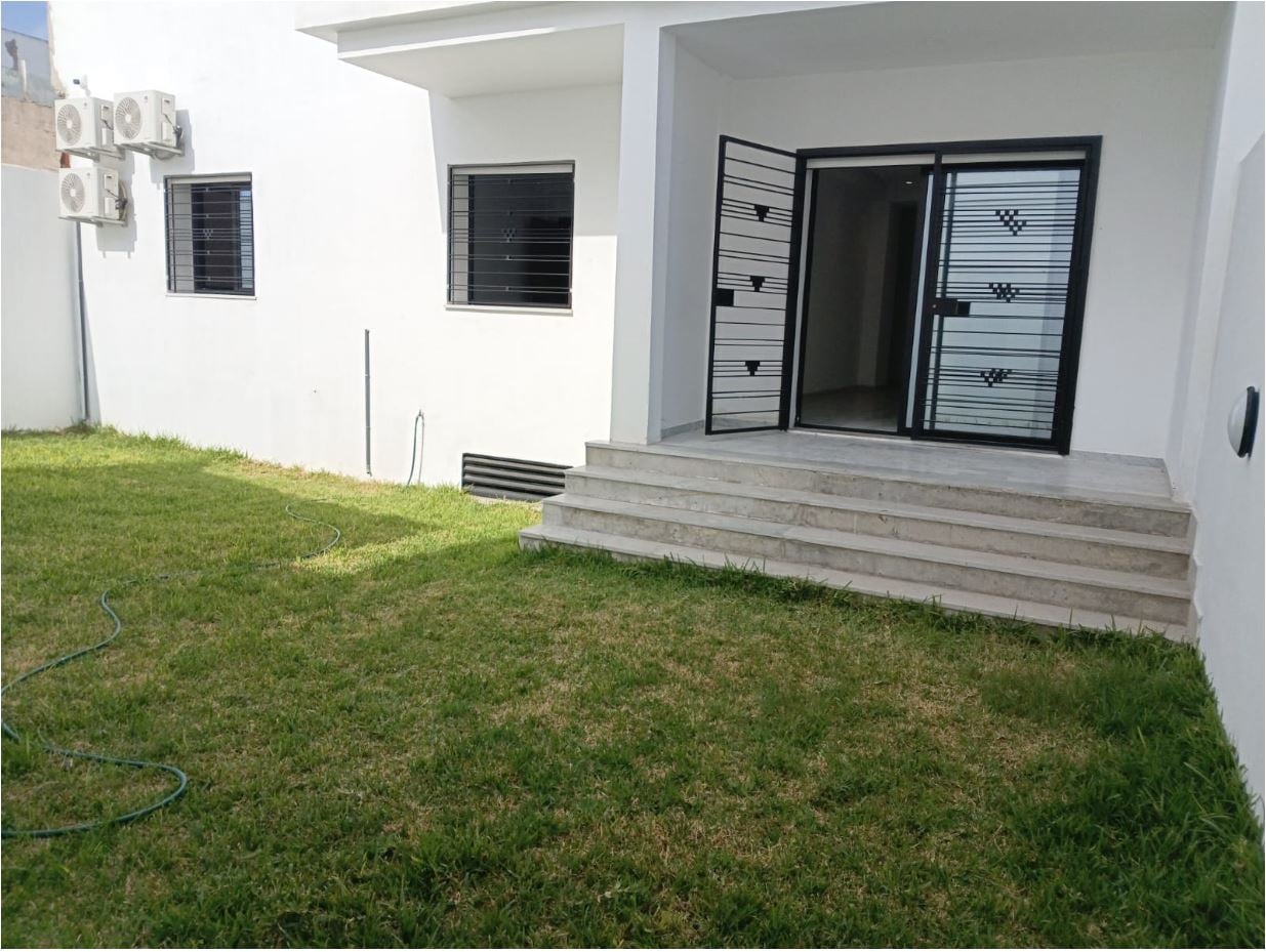 Rez-de-jardin S+3 à La Marsa