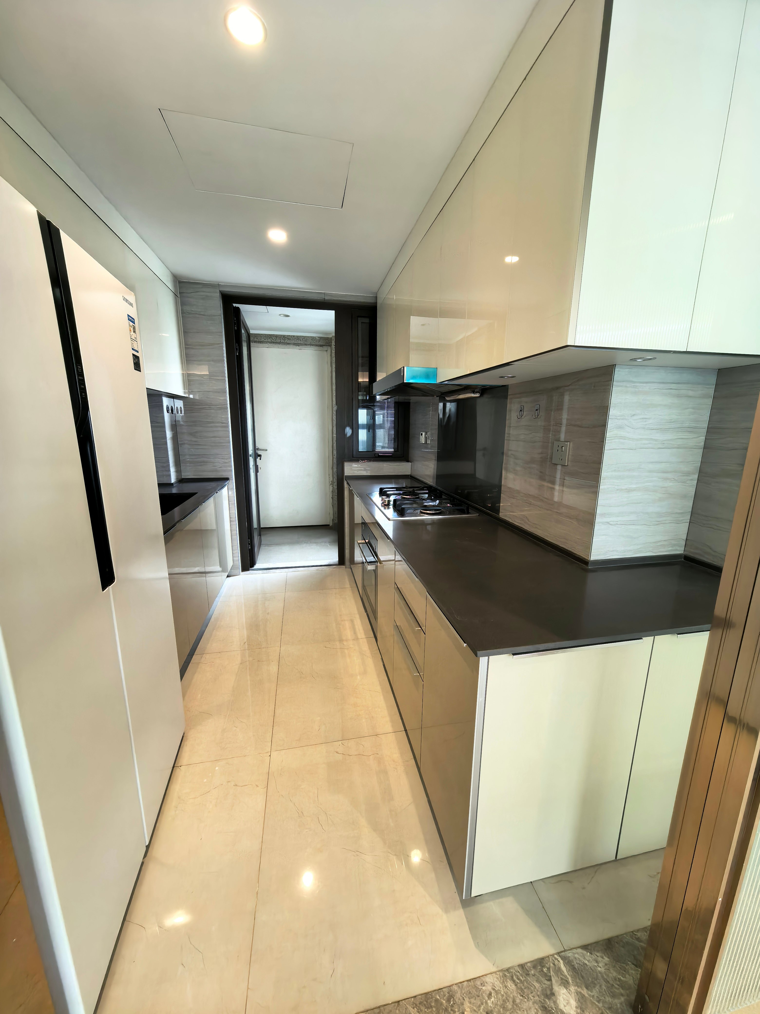 Clean and fresh apt with 4 rooms next to SSIS/Dulwich