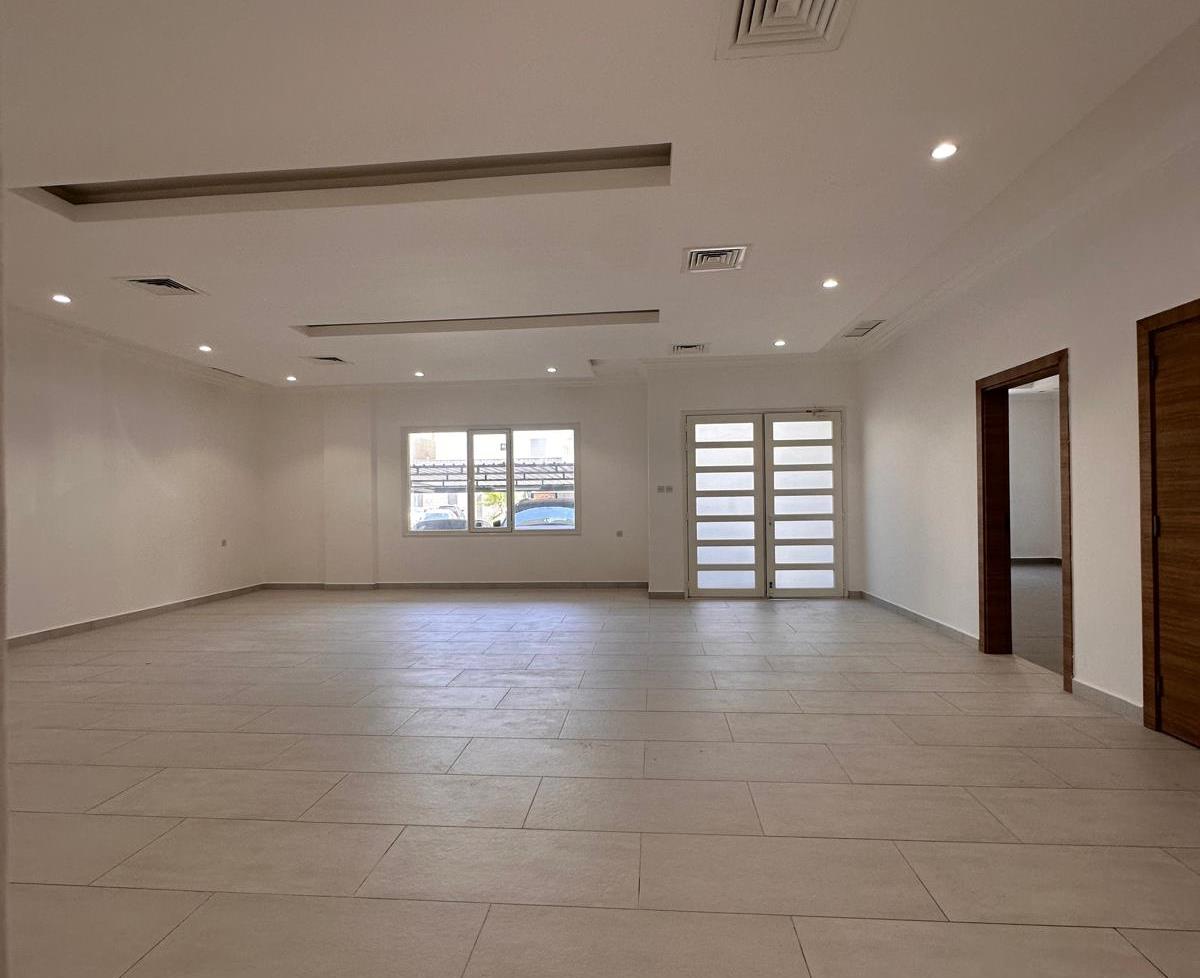 Nice and Beautiful 4 Bedroom Floor for Rent in Abu Fatira.