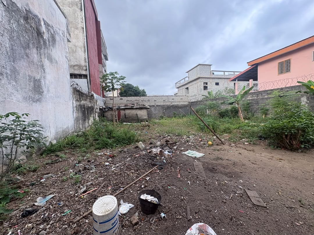 Vente d'un terrain mixte de 465m² à Cocody Deux Plateaux