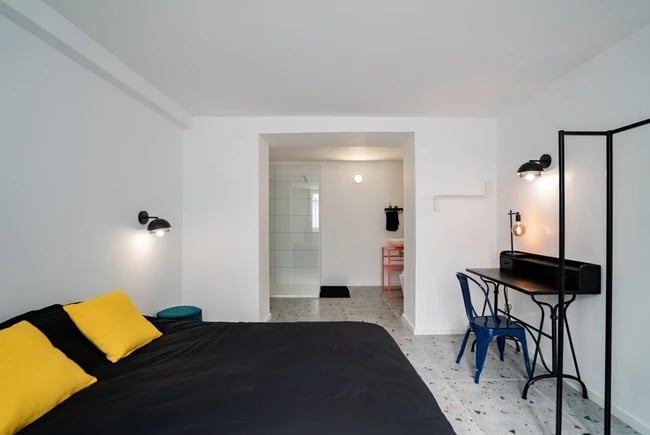 Chambre 24 m² avec salle de bain privée – coloc à Flagey (Ixelles), dès le 1er décembre