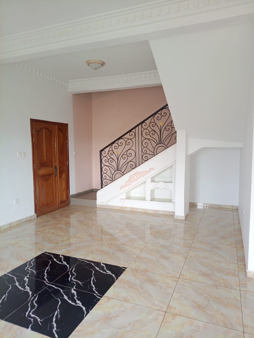 Appartement duplex à louer odza