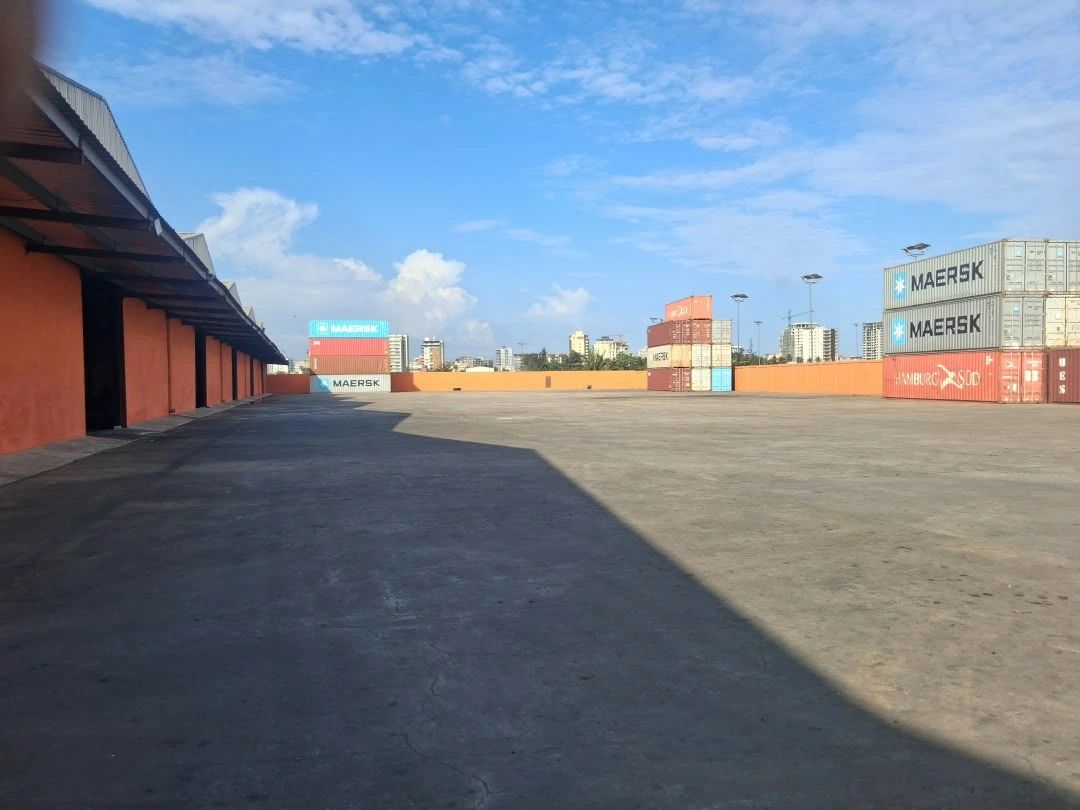 Vridi zone portuaire location entrepôt 19000m2