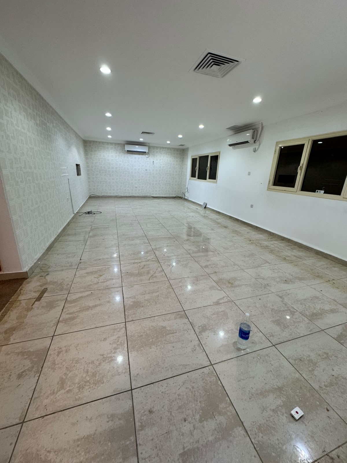 For rent in Salwa: second-floor unit with an elevator.