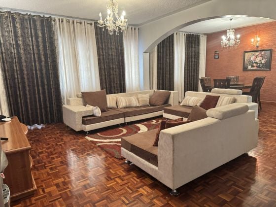 Furnished 4-bed (3 en-suite), 204 m², 8-hr power backup – ...