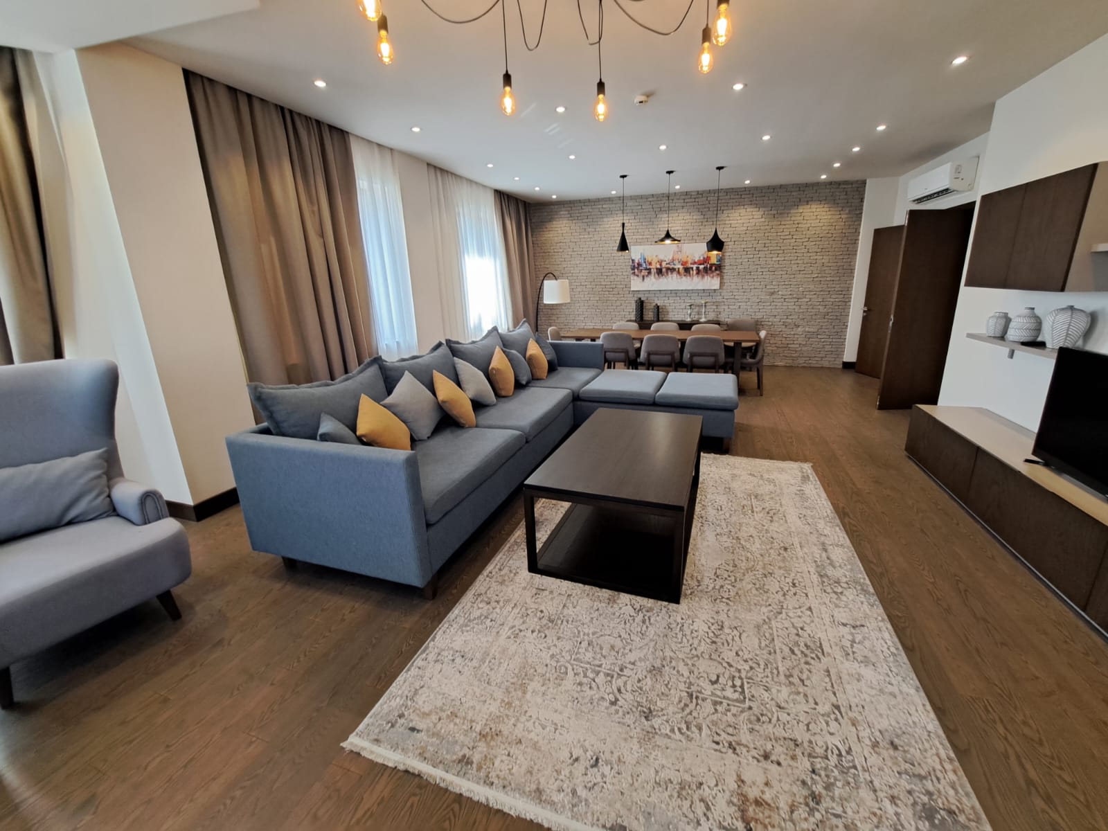 CITY center!!! In front of the Winter park and H. Aliyev palace. Totally 3 Rooms apartment for rent. 2 bedrooms.