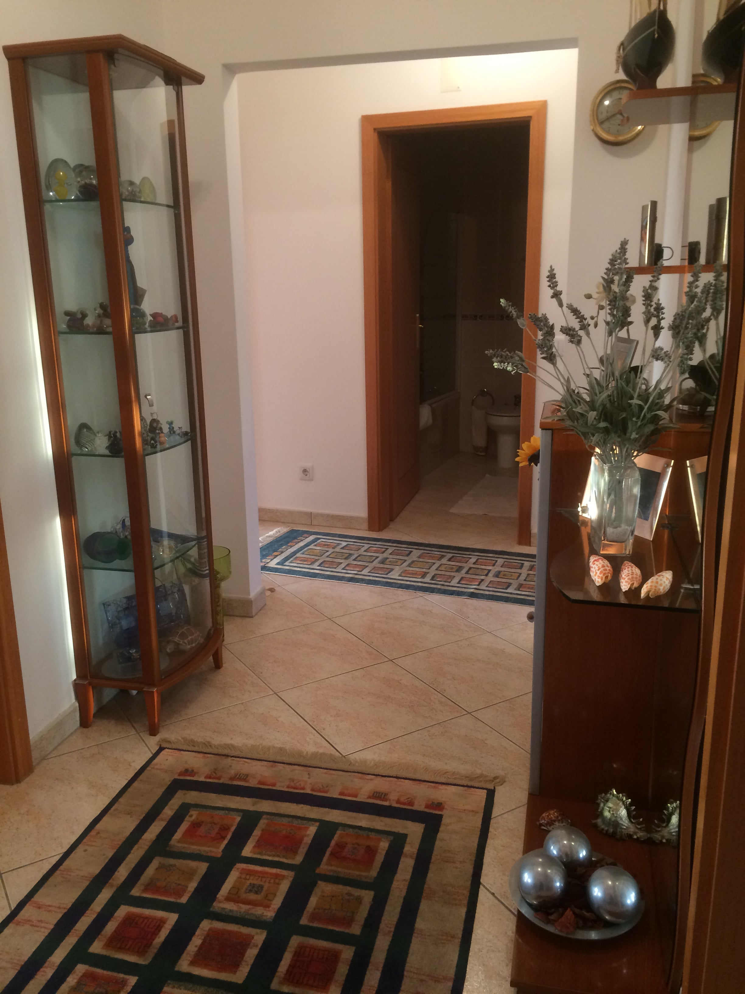 Appartement meublé de 2 chambres avec vue sur mer, piscine et parking souterrain** **Buarcos · 1 000 €/mois · Location résidentielle longue durée
