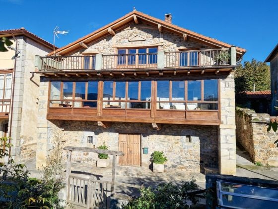 Restored Stone House in Cantabria (591 m², 6 Beds, Fiber Internet) ...