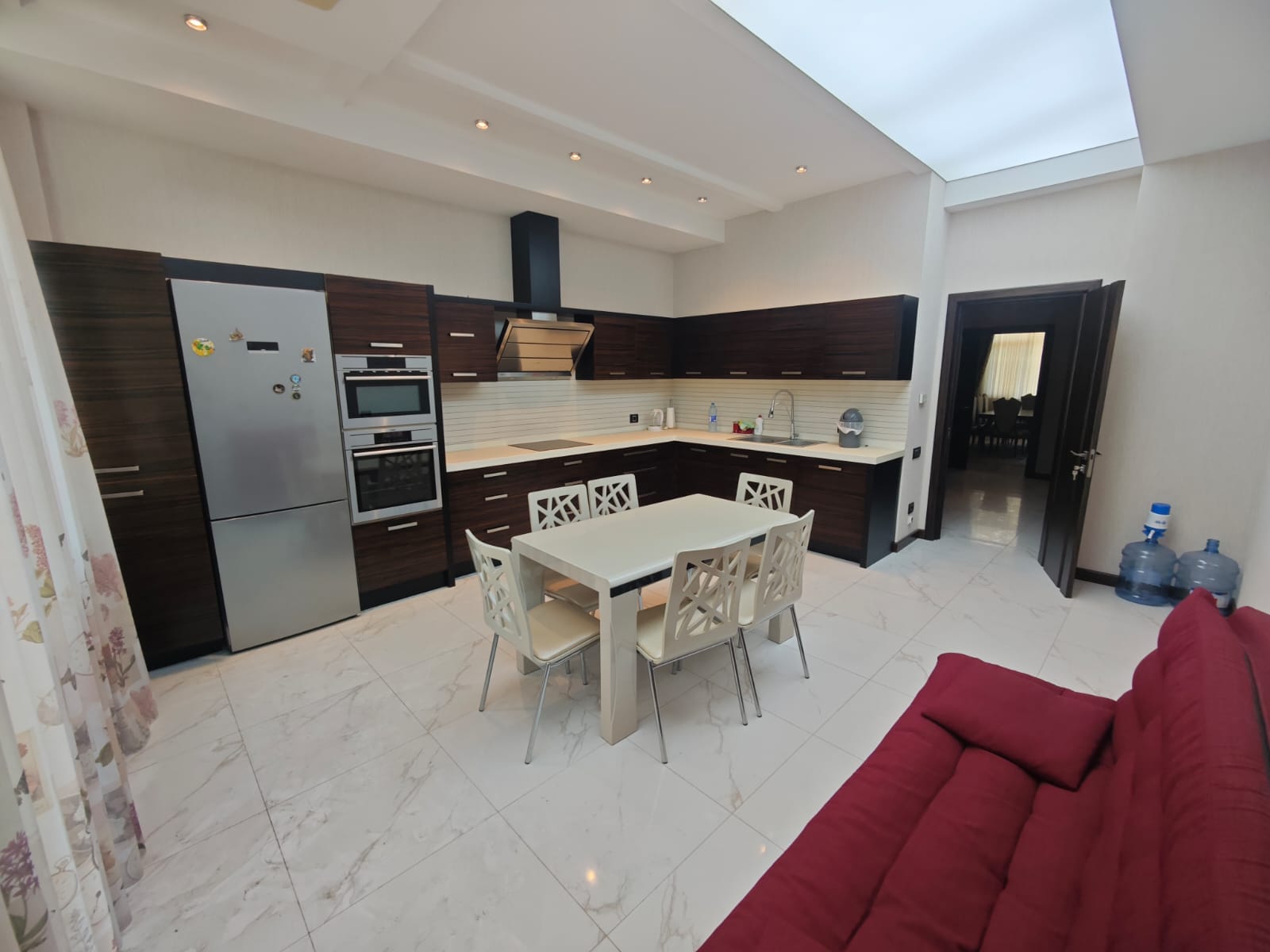 Exclusive 3 bedrooms apartment in the center