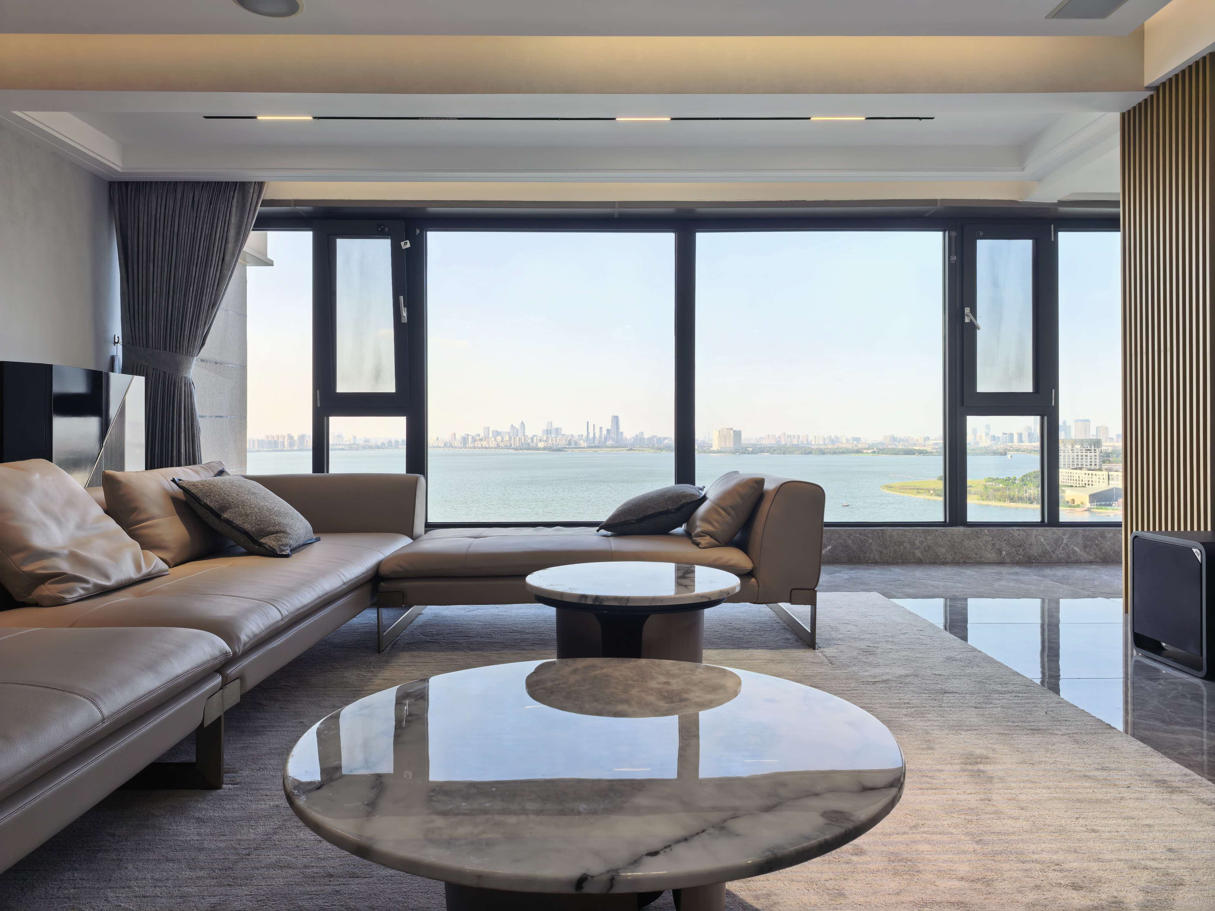 Full Dushu lake view modern apt with 4 rooms