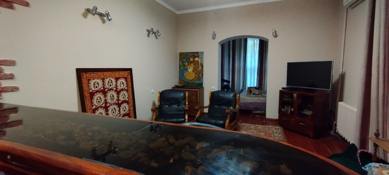 Oriental style Studio flat of 40 sq.m. on Shevchenko street.