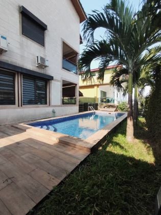 Vente Cocody 2 plateaux 7ème tranche 14 pièces + piscine ...