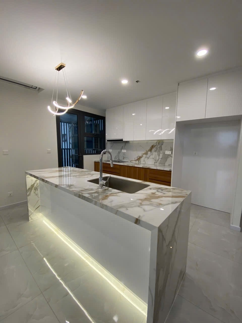 The Infiniti – 3-Bedroom Apartment for Rent | Direct Pool View