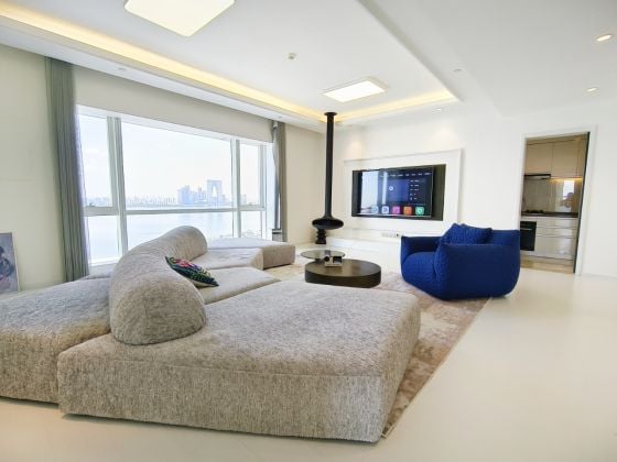 Renovated apt with 2 rooms next to wheel Park by Jinji lake