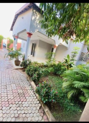 Single-story villa for sale in the Azimmo housing estate, Ouaga 2000