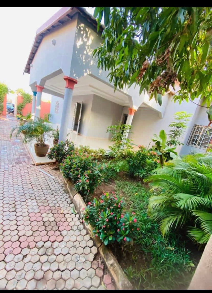 Single-story villa for sale in the Azimmo housing estate, Ouaga 2000