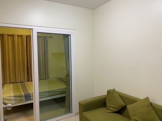 The Trust Central condo for Rent 7500 Baht, Close to Terminal21